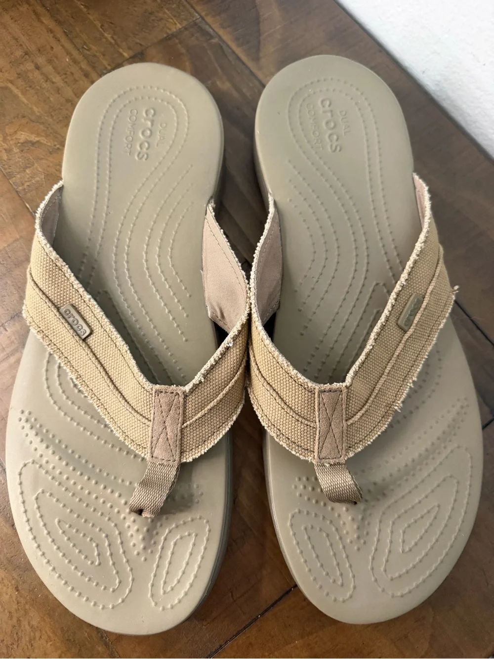 Crocs Santa Cruz Canvas Flip-Flops in khaki mens flip flops new size 14